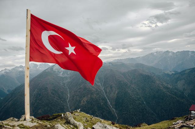 After Turkey's significant rate hike, foreign investors consider returning to its market.