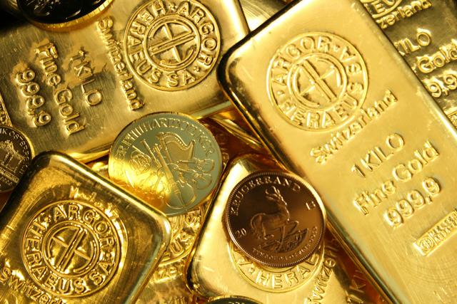 U.S. rate cut expectations and global central banks' gold purchases will boost gold.