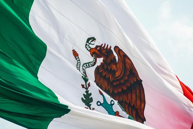 Mexican president announces constitutional reform, Mexican peso plummets